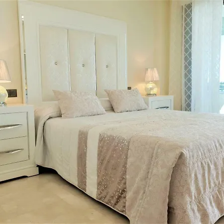 Apartment Luxury Frontal To The Sea In Doncella Estepona