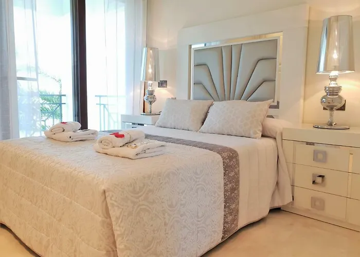 Luxury Frontal To The Sea In Doncella 에스테포나