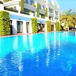 Luxury Frontal To The Sea In Doncella * Estepona