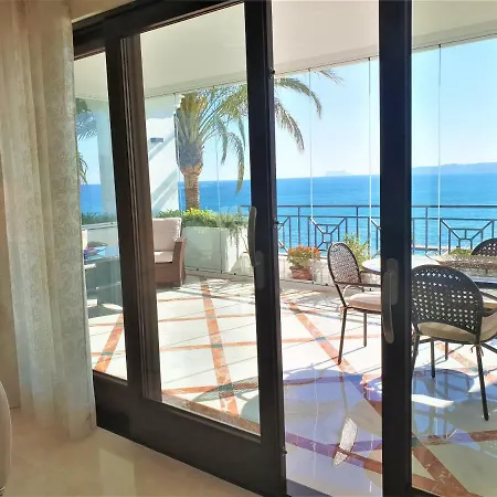 Luxury Frontal To The Sea In Doncella * Estepona