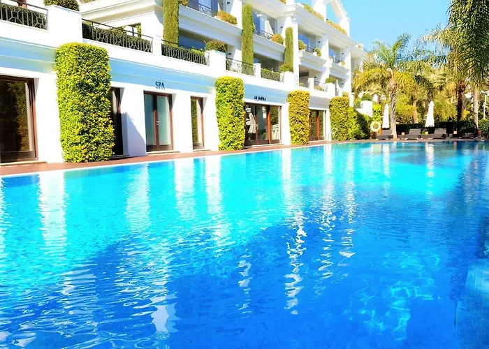 Luxury Frontal To The Sea In Doncella * Estepona